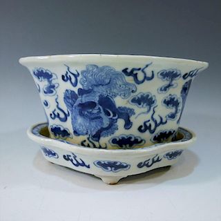 CHINESE ANTIQUE BLUE WHITE JARDINIERE - QING DYNASTY