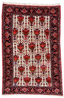 Fine Antique Baktiari Rug, Persia: 4'5'' x 6'9''