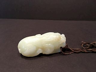 ANTIQUE Chinese White Jade Beast (Bitu - lucky beast), 18th century