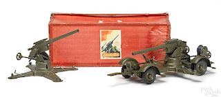 Two Elastolin painted tin field guns