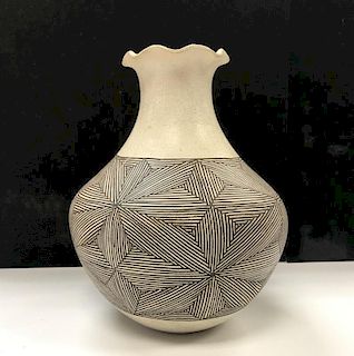 Lucy Lewis (Acoma, 1890-1992) Fine Line Pottery Vase, From the Collection of Ronald Bainbridge, MI