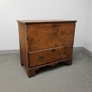 Small Blanket Chest-over-drawer