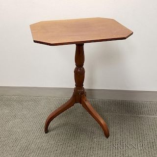 Federal-style Mahogany Tilt-top Candlestand