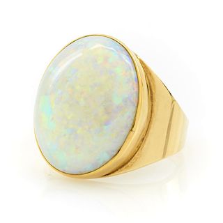 14k Yellow gold and opal ring