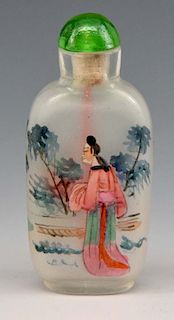 Chinese reverse painted glass snuff bottle