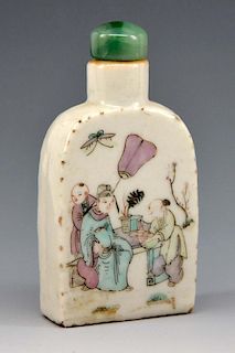Chinese porcelain snuff bottle, painted scenes