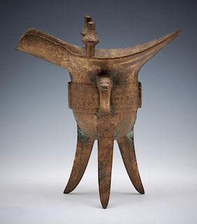 Chinese archaic bronze wine vessel