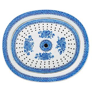 CHINESE EXPORT PORCELAIN PLATTER WITH DRAINER
