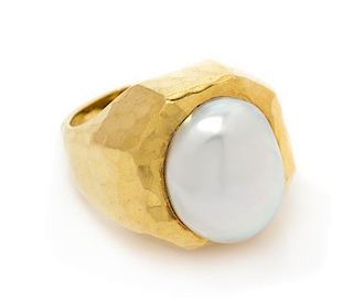 * An 18 Karat Yellow Gold and Cultured Pearl Ring, Dunay, 15.40 dwts.