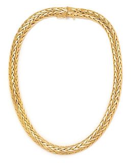 * An 18 Karat Yellow Gold Necklace, Handarbeit, 43.60 dwts.