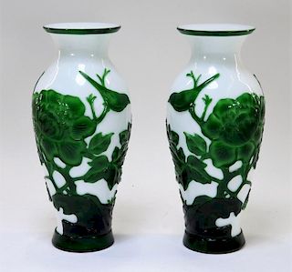 FINE PR Chinese Peking Glass Opposing Avian Vases