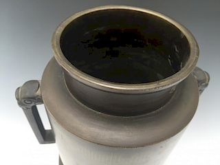 A LARGE CHINESE ANTIQUE BRONZE CENSER, 18TH OR 19TH CT