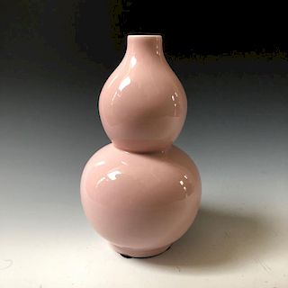 A CHINESE ANTIQUE PINK-GLAZED GOURD VASE