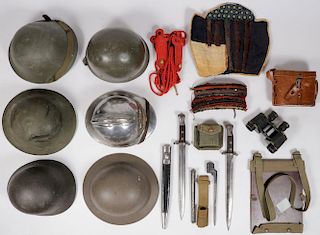 A GROUP OF FIFTEEN MILITARY ITEMS