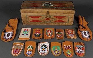 A GROUP OF NATIVE AMERICAN RELATED ITEMS, 20TH C.