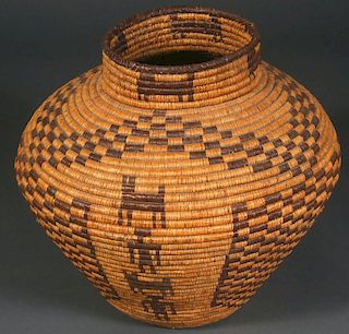 A LARGE AND IMPRESSIVE APACHE STYLE OLLA