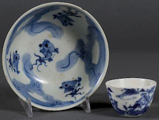 A PAIR OF CHINESE BLUE AND WHITE VESSELS