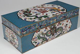 A LARGE CHINESE CLOISONNÉ LIDDED BOX