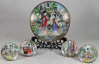 A CHINESE CLOISONNÉ CHARGER AND 4 PLATES