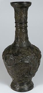 A LARGE AND IMPRESSIVE CHINESE BRONZE VASE