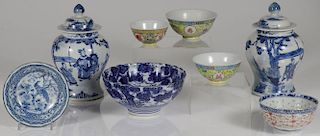 A GROUP OF EIGHT CHINESE PORCELAIN VESSELS