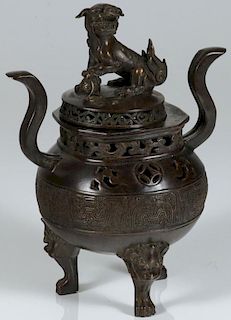 A FINELY CAST CHINESE BRONZE INCENSE BURNER