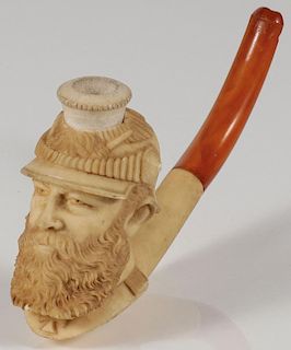 AN INTERESTING CARVED MEERSCHAUM PIPE