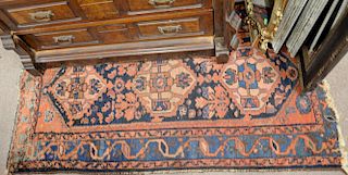 Hamaden Oriental throw rug. 4'10" x 2'7"