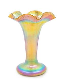 Quezal, EARLY 20TH CENTURY, an iridescent glass vase