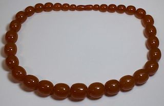 JEWELRY. Vintage Graduated Amber Bead Necklace.