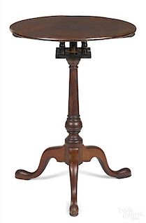 Pennsylvania Queen Anne mahogany candlestand