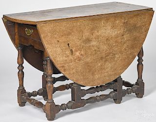 Pennsylvania William and Mary walnut gateleg table