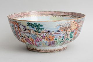 CHINESE EXPORT FAMILLE ROSE PORCELAIN PUNCH BOWL