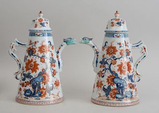FINE PAIR OF CHINESE EXPORT IMARI PORCELAIN CHOCOLATE POTS AND COVERS