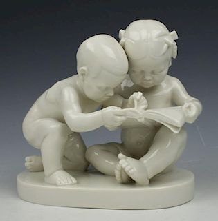 Schwarzburger Figurine "Boy and Girl Reading"