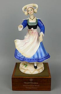 Royal Doulton Figurine HN2383 "Breton Dancer"
