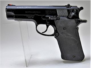 Smith & Wesson Model 59 9mm Pistol