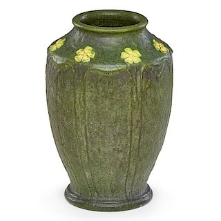 GRUEBY Vase with yellow blossoms