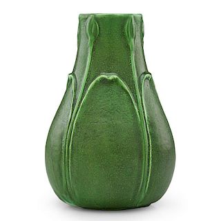 GRUEBY Vase with buds