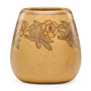 MARBLEHEAD Cabinet vase