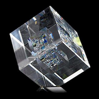 JON KUHN Glass cube