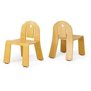 ROBERT VENTURI Pair of Art Deco chairs
