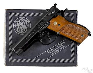 Smith and Wesson model 39-2 semi-automatic pistol