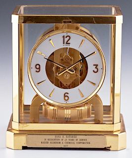 Jaeger LeCoultre Atmos Brass and Glass Mantle Clock, Serial # 470132,  1960-1980, the base with a brass plaque "Hans E