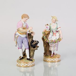 PAIR OF MEISSEN PORCELAIN FIGURES OF A REGENCY YOUTH AND A GIRL WITH FLORAL GARLAND