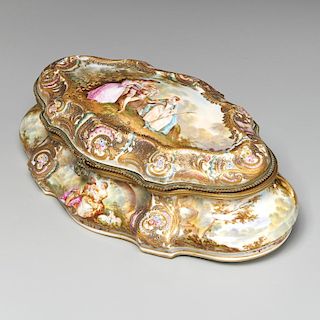 Marie-Antoinette associated porcelain box