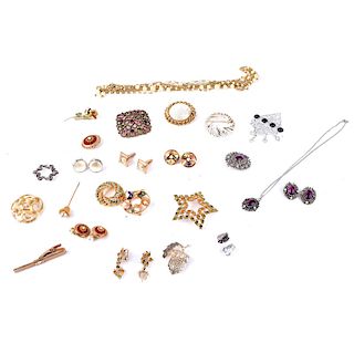 Group of Assorted Sarah Coventry Costume Jewelry. New and used condition. Shipping $32.00 (estimate