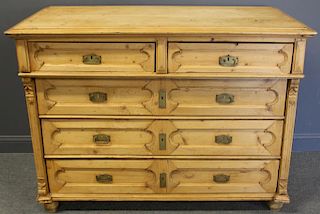 Antique Pine Chest of Drawers.