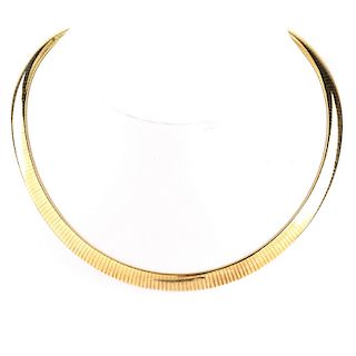 Vintage Italian 14 Karat Yellow Gold Choker Necklace. Stamped Italy 14K to clasp. 