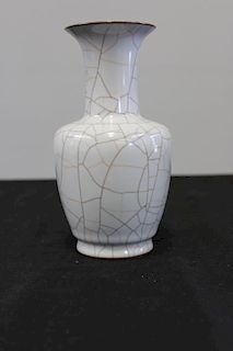A Guan-type Vase.